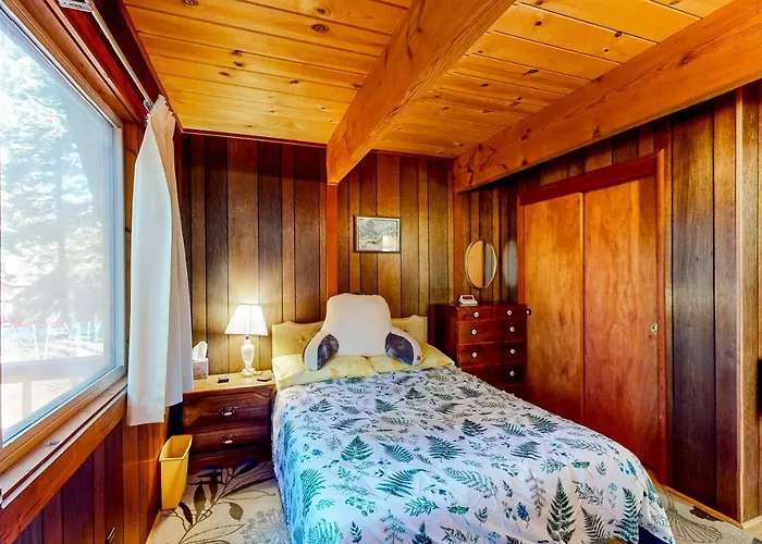 Tranquil Treehouse Haven